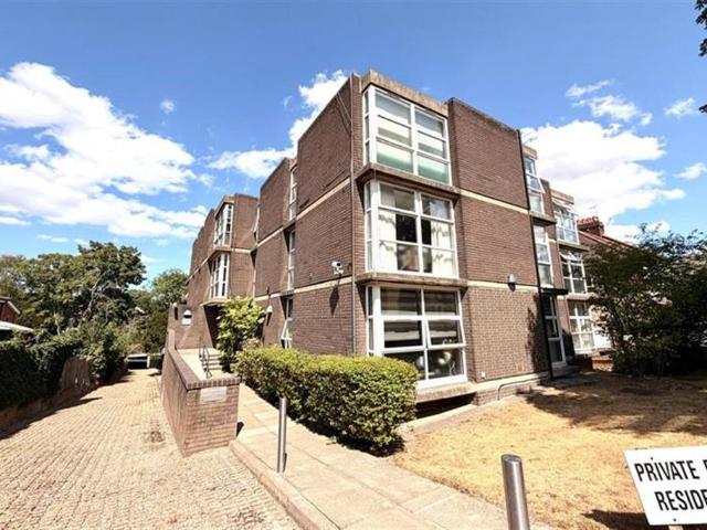 Flat for rent in Epping, Essex