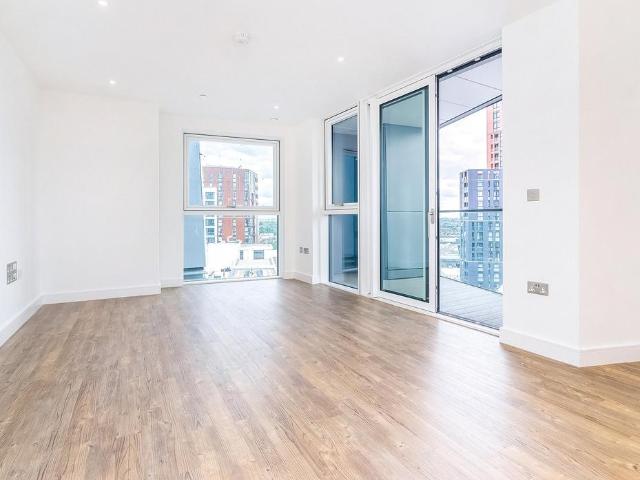 Flat for rent in Vauxhall, Greater London