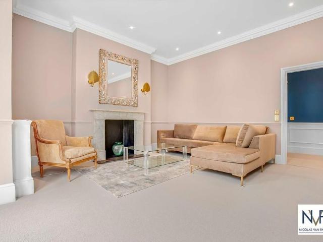 Apartment for rent in South Kensington, Greater London