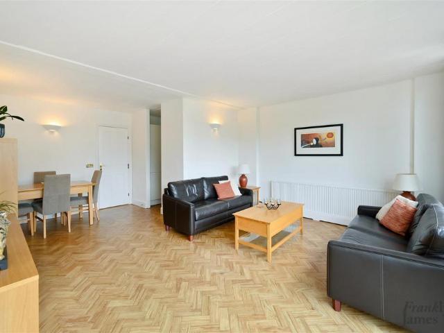 Flat for rent in Isle Of Dogs, Isle Of Man