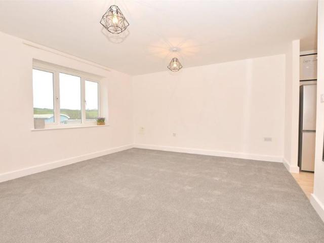 Apartment for rent in Redhill, Reigate and Banstead