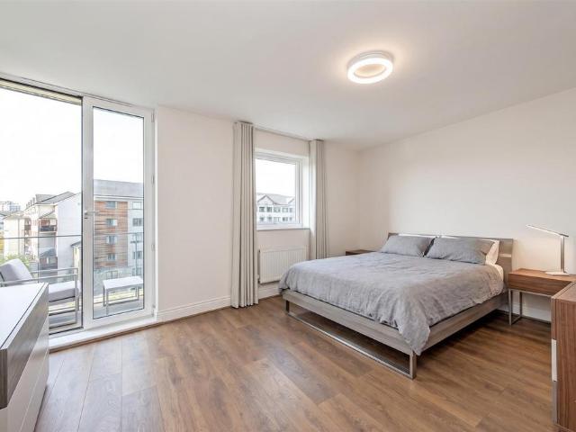 Flat for rent in St. John's Wood, Greater London