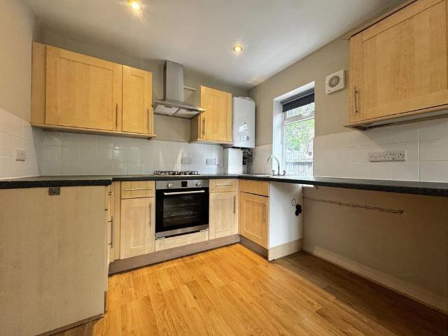 Apartment for rent in Southborough, Sandown Park