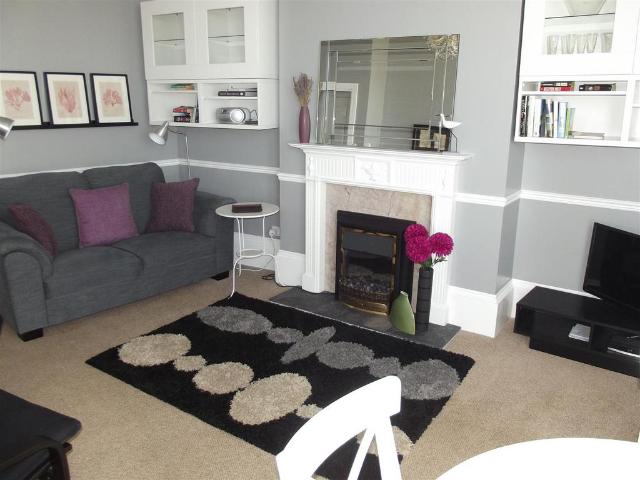 Flat for rent in Dawlish, Teignbridge
