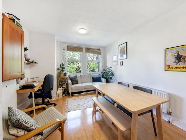 Apartment for rent in Willesden Green, Greater London