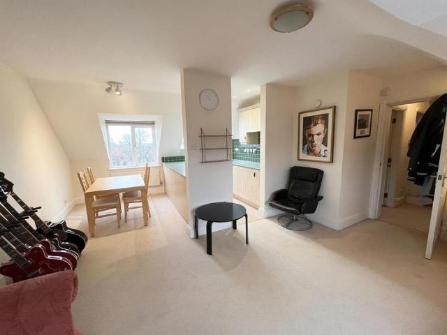 Apartment for rent in Alderley Edge