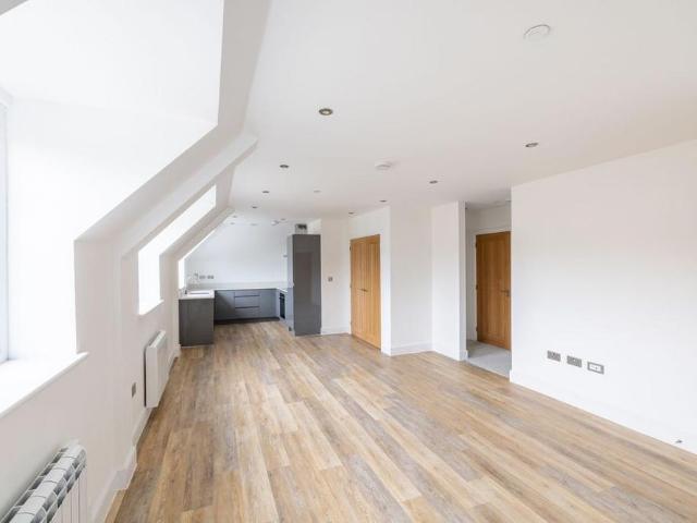 Apartment for rent in London Borough of Croydon, Purley