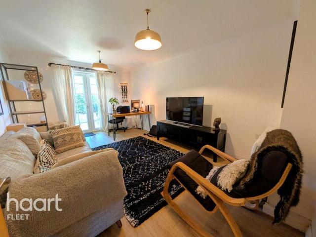 Apartment for rent in Elvetham Heath, Hart
