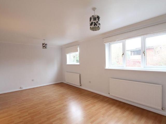 Apartment for rent in Catteshall, Waverley