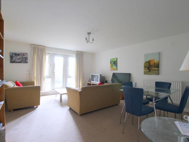 Flat for rent in London Borough of Merton, Greater London