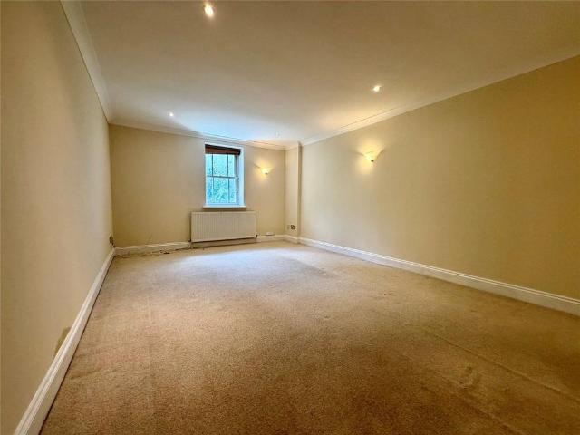 Apartment for rent in St James, Sandown Park