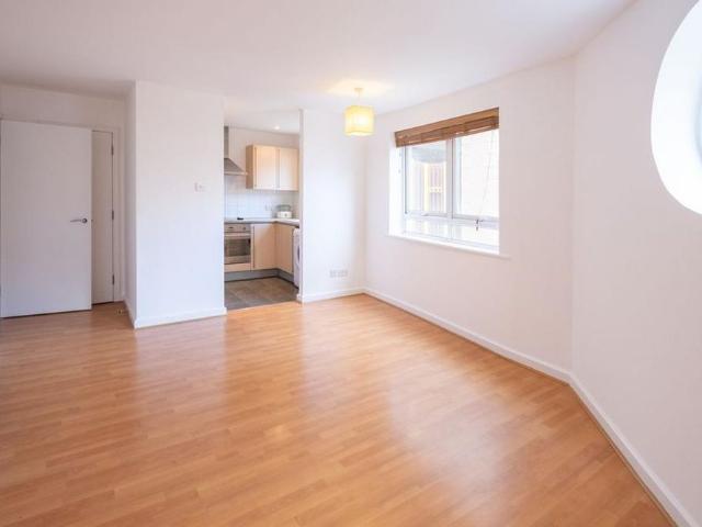 Apartment for rent in St Helier, Greater London