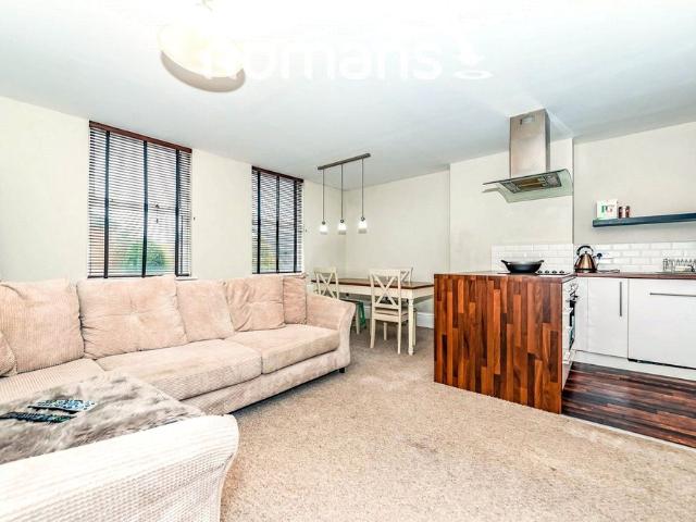 Apartment for rent in Haydon End, Abbey Mead