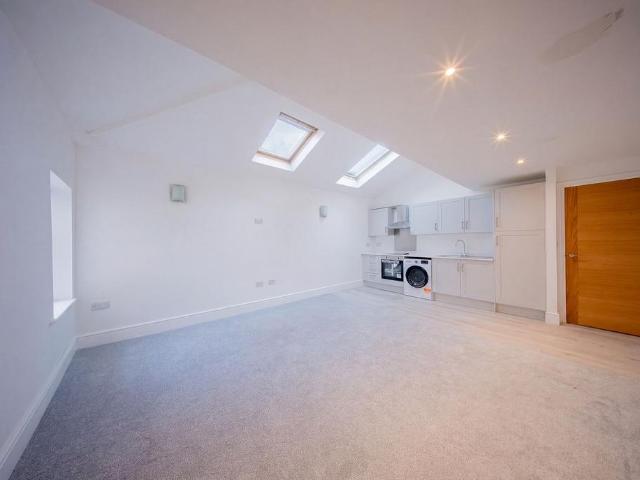 Flat for rent in Broadheath, Trafford Park
