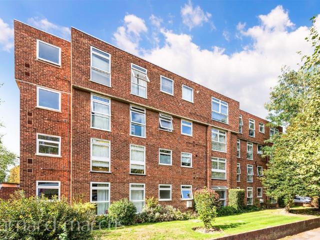 Flat for rent in Surbiton, Greater London