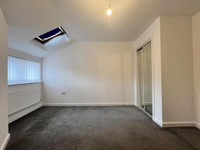 Apartment for rent in Ringley, Lee Bank