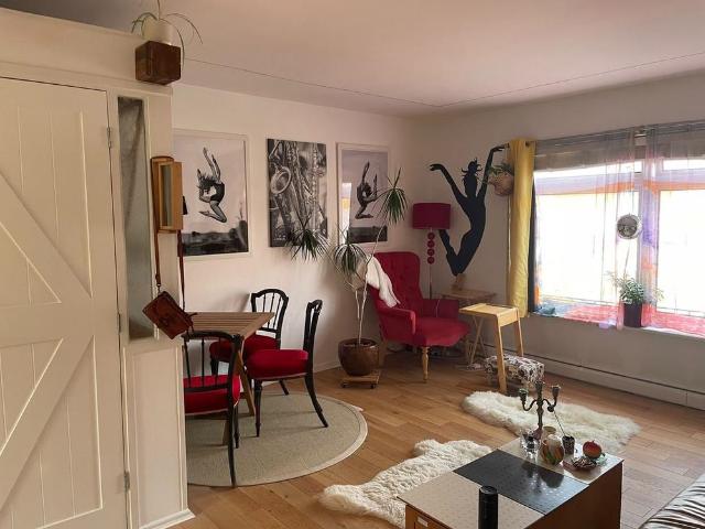 Apartment for rent in Roselands, Eastbourne
