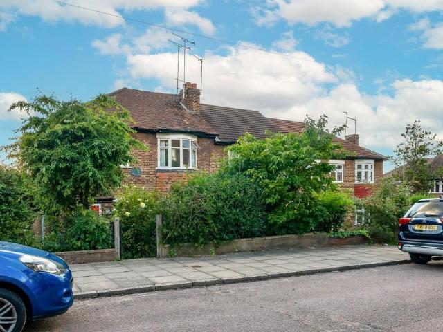 Flat for rent in Colney Hatch, Isle Of Man