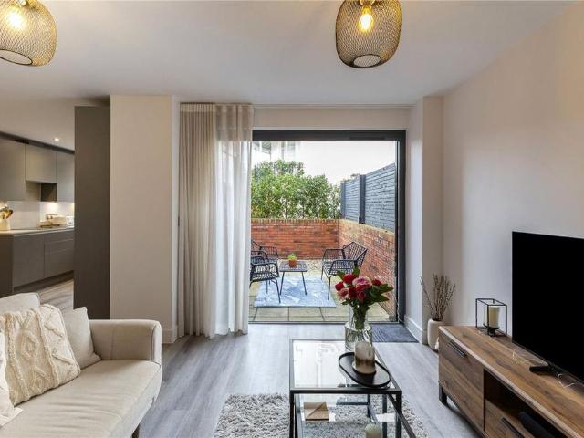 Apartment for rent in Golden Valley, Gloucestershire