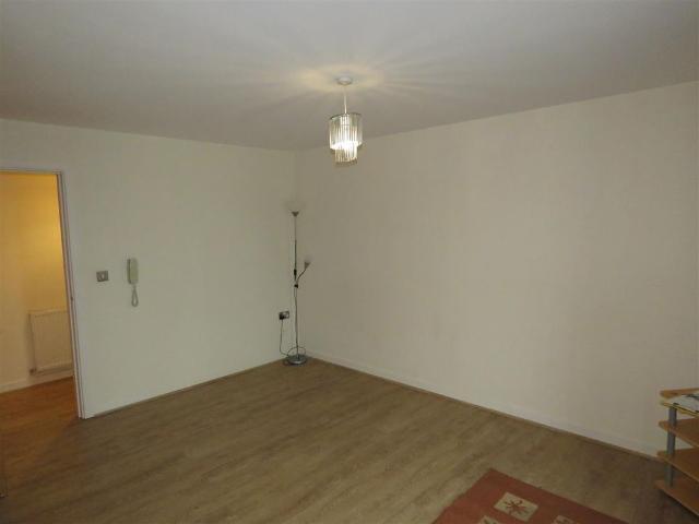 Apartment for rent in Charnock, Sheffield