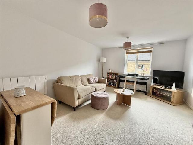 Apartment for rent in Kings Hill, Colliers End