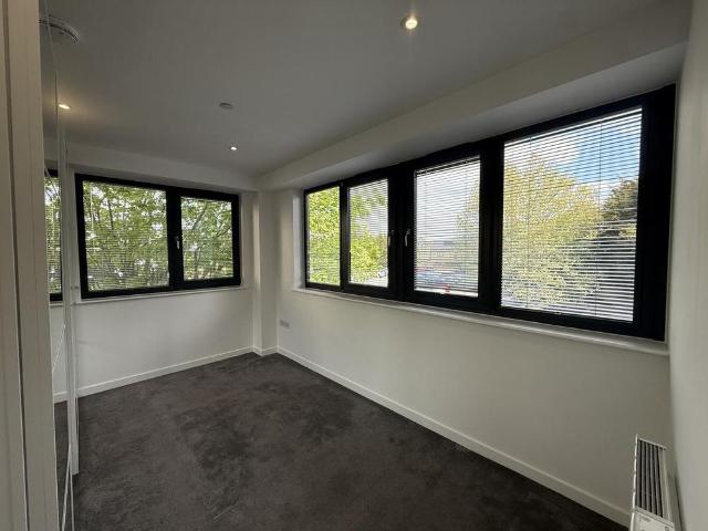 Apartment for rent in Whetstone, Oakleigh Park