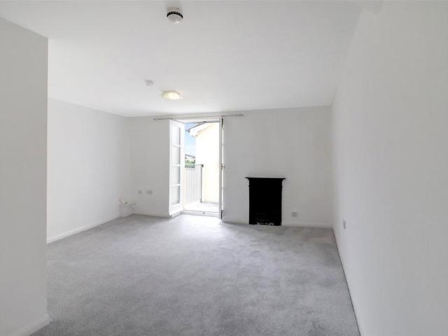 Apartment for rent in Brandis Corner, Devon
