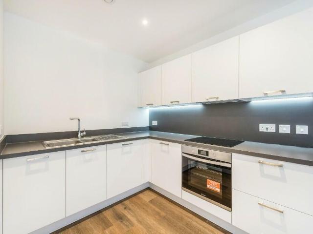 Flat for rent in Daws Hill, Cressex