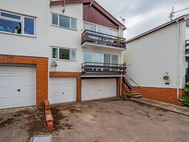 Flat for rent in Falcon Lodge, Wales