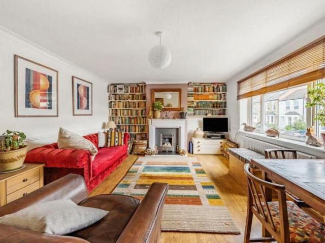 Apartment for rent in Colney Hatch, Woodford Green