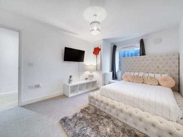 Apartment for rent in London Borough of Lewisham, Ladywell