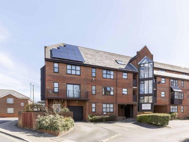 Flat for rent in Southsea, City Of Portsmouth