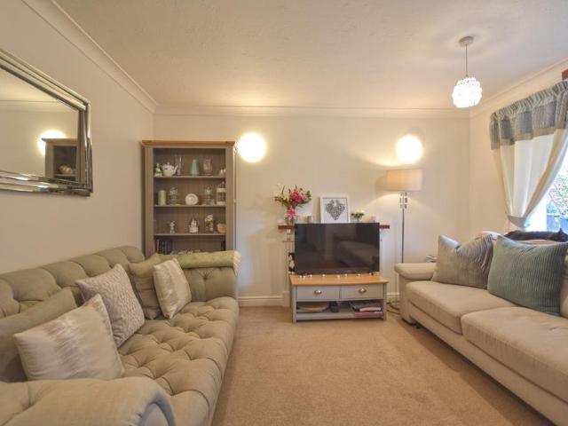 Apartment for rent in Weybourne, Waverley