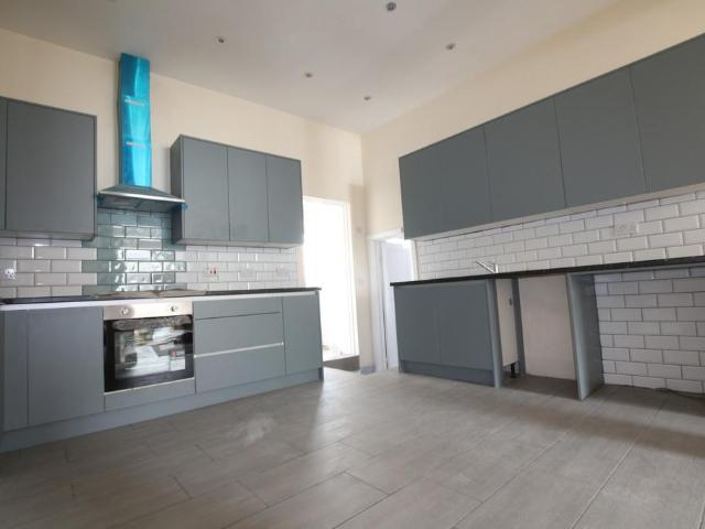 Flat for rent in Colnbrook with Poyle, Slough
