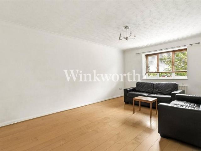 Apartment for rent in Cockfosters, Greater London