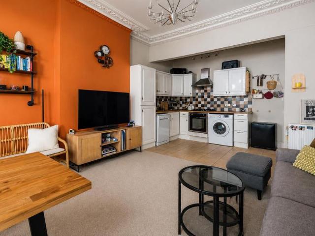 Apartment for rent in Chalk Farm, Greater London