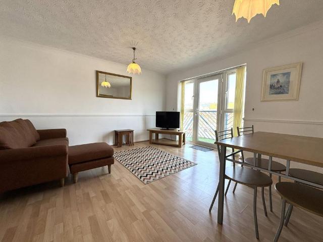 Flat for rent in Nangreaves, Wales
