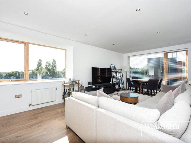Apartment for rent in Cockfosters, Greater London