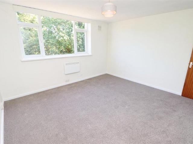 Apartment for rent in Elstree and Borehamwood, Borehamwood