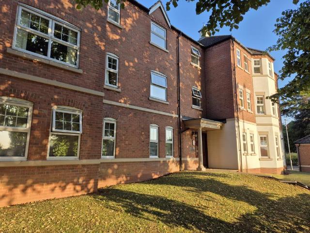 Flat for rent in Druids Heath, West Midlands