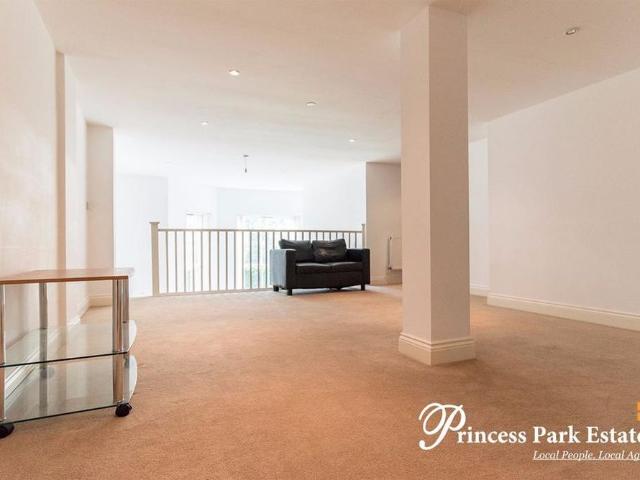 Apartment for rent in Friern Barnet, Greater London