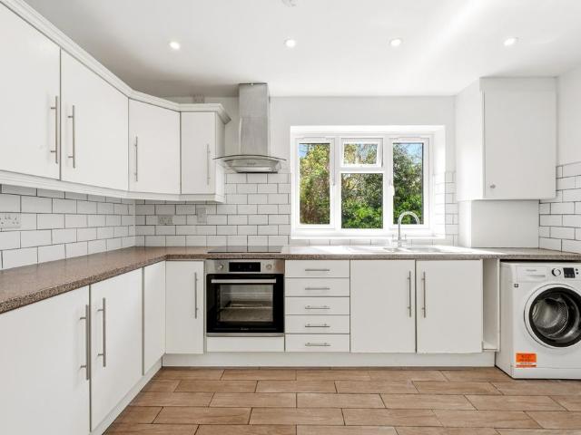 Flat for rent in Surbiton, Isle Of Man