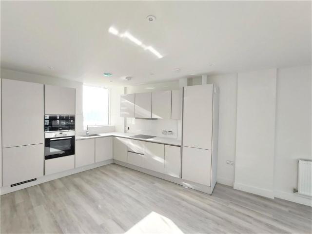 Flat for rent in London Borough of Hounslow, Greater London