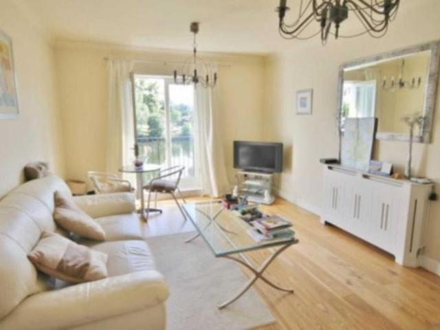 Apartment for rent in Birch Green, Lower Halliford