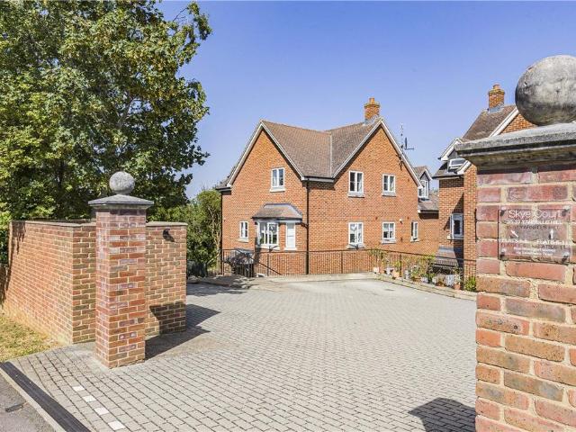 Flat for rent in Harcourt Hill, Dromore