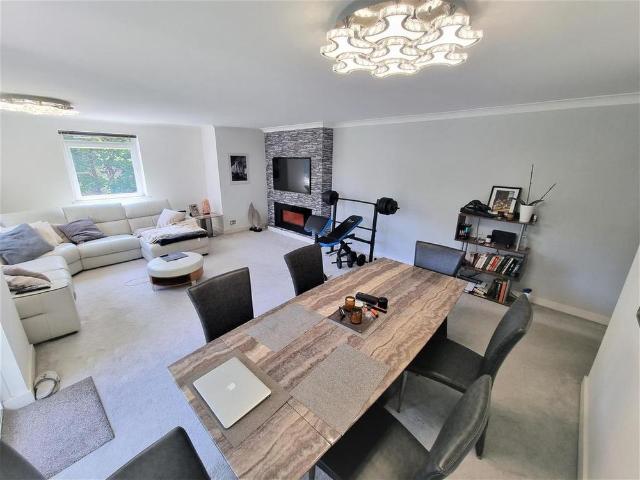 Apartment for rent in Branksome Chine, Branksome Park