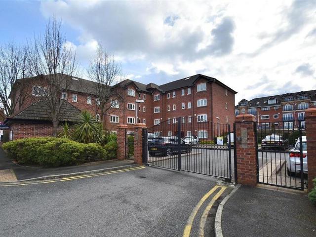 Flat for rent in Trafford Park, Greater Manchester