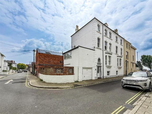 Flat for rent in Southsea, City Of Portsmouth