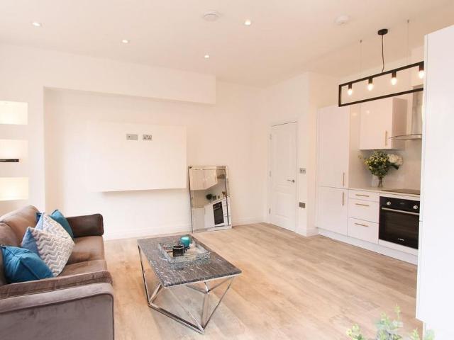 Apartment for rent in Holloway Hill, Fole