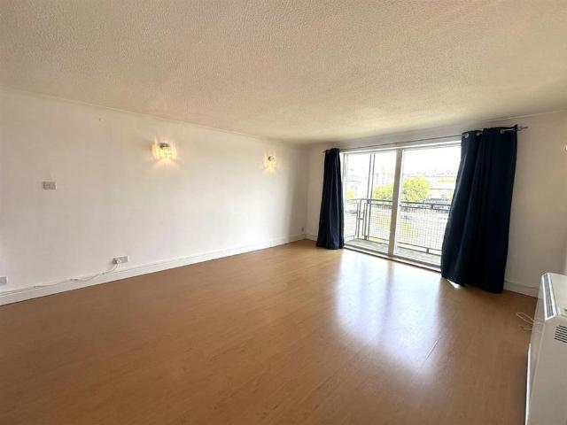 Apartment for rent in Spike Island, Feckenham